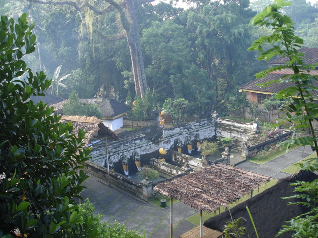 Goa_Gajah_bassins.JPG