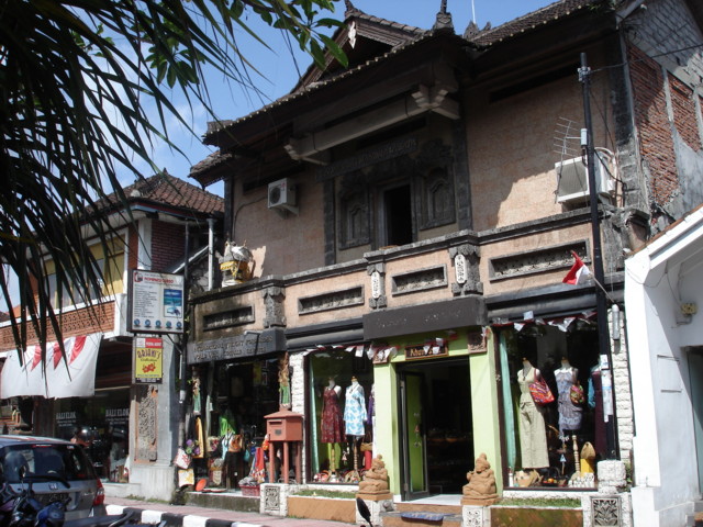 Ubud_rue_principale_2.JPG