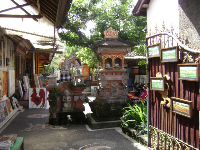Ubud_rue_principale_3.JPG